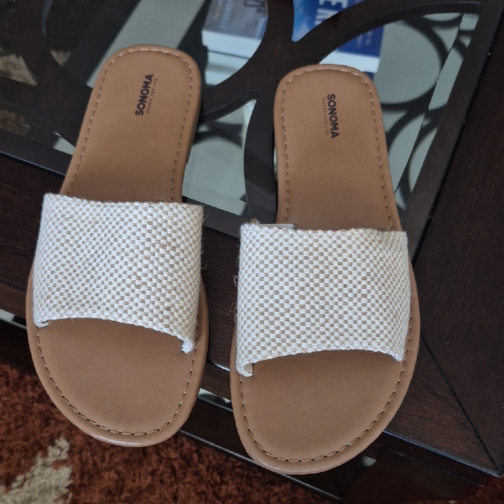 Sonoma Women's Cream and Tan Slide Sandals